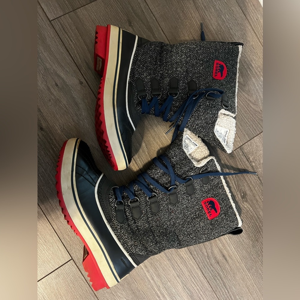 SOREL womens boots. Size 7. Cute and super stylish! 😍